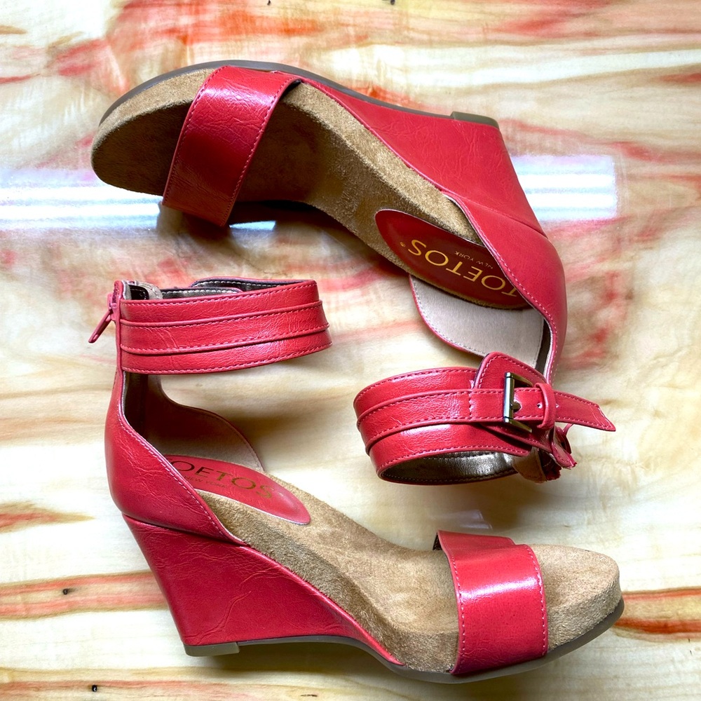 Toetos Wedge Ankle Strap Sandals